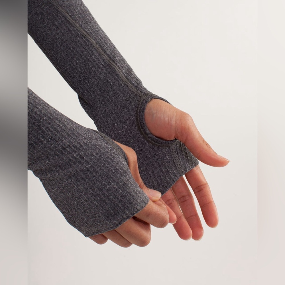 Lululemon Run: Swiftly Tech 1/2 Zip In Heathered … - image 4